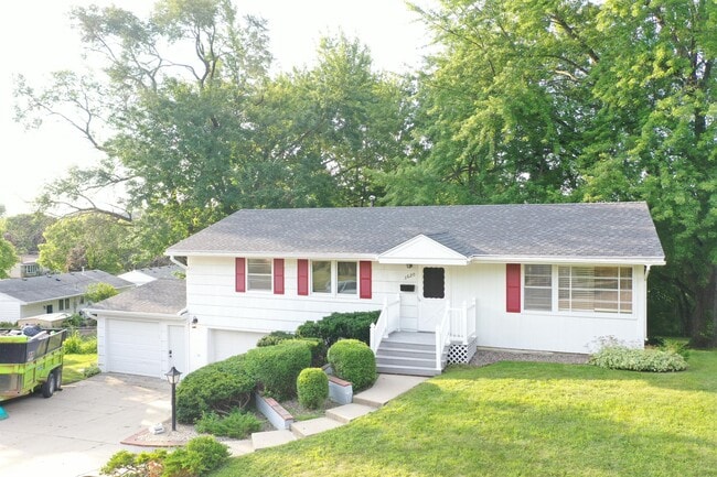 Building Photo - 3620 3rd Pl NW