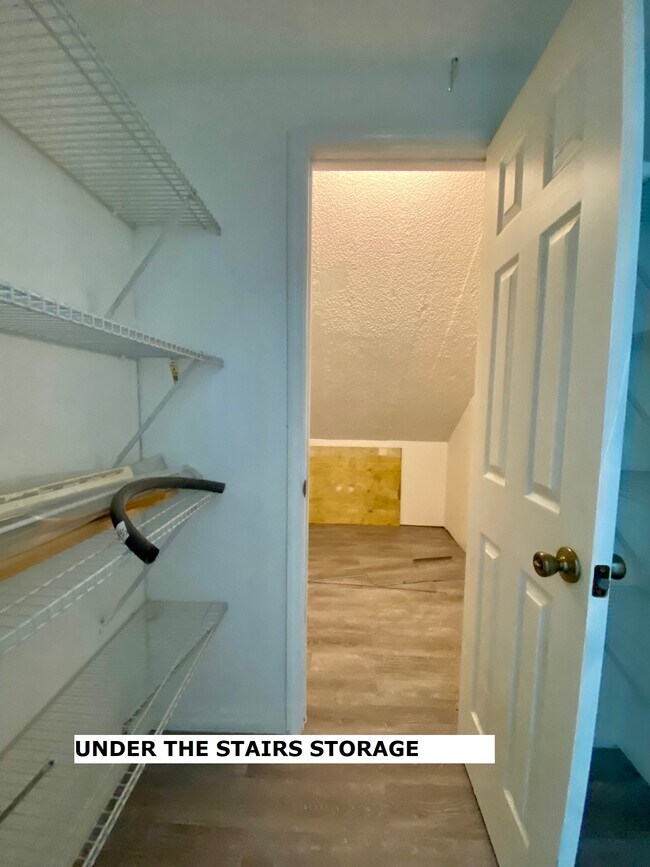 Building Photo - 1503 N County Rd 19A