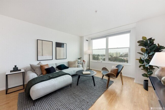 Building Photo - 1BD/1BA Condo at Oceanview Village - Close...