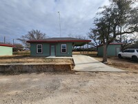 Building Photo - 1/1 House in the Country