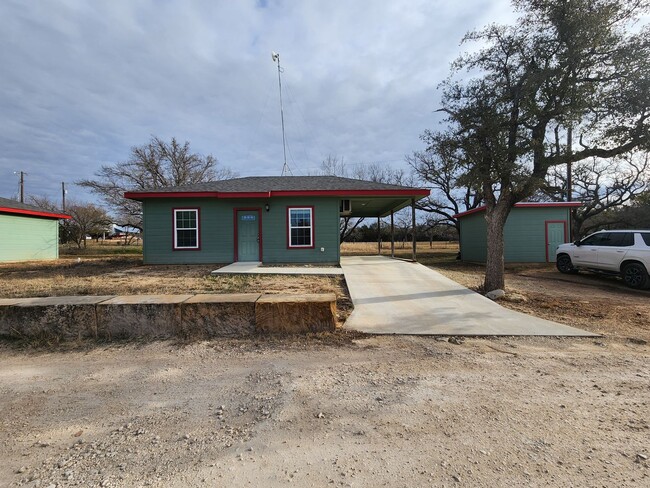 Primary Photo - 1/1 House in the Country