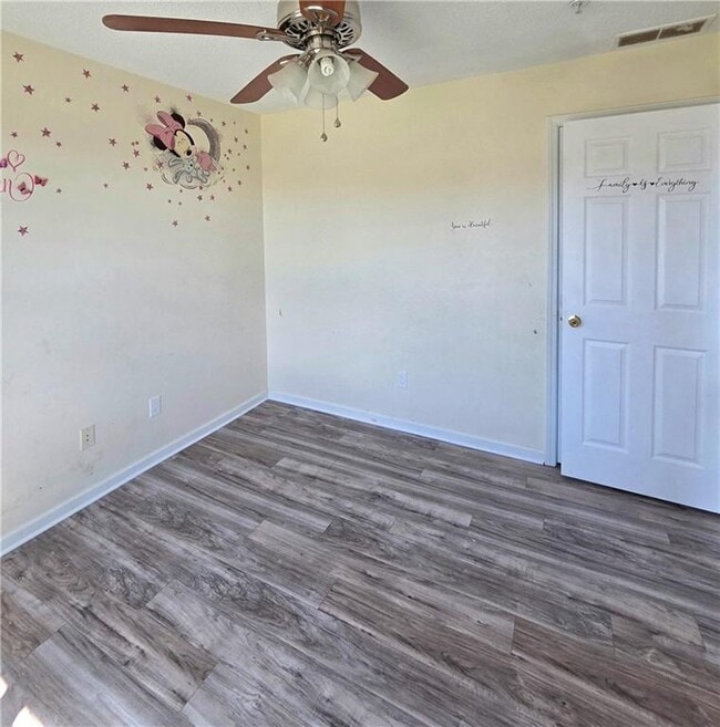 Building Photo - 1696 Central Park Loop