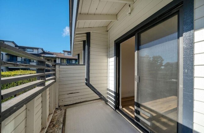 Building Photo - Exceptionally Upgraded First Floor Cedar C...