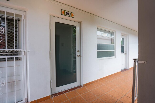 Building Photo - 525 Meridian Ave