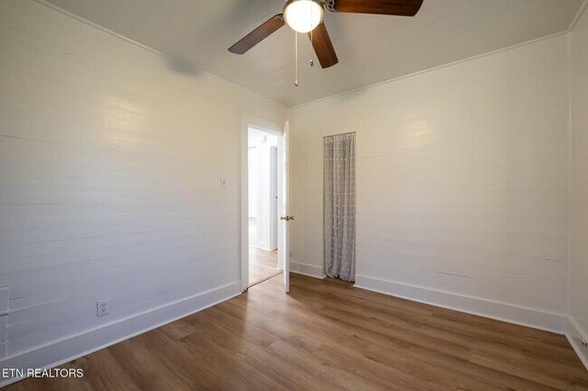 Building Photo - 614 E Brushy Valley Dr