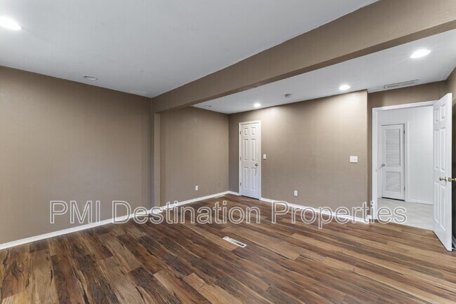 Building Photo - 3206 W 79th St