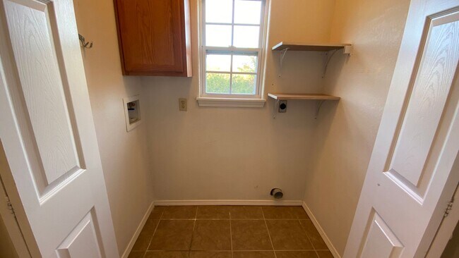 Building Photo - 287 Carmel Valley Way