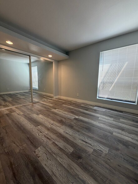 Building Photo - 3420 W Danbury Dr