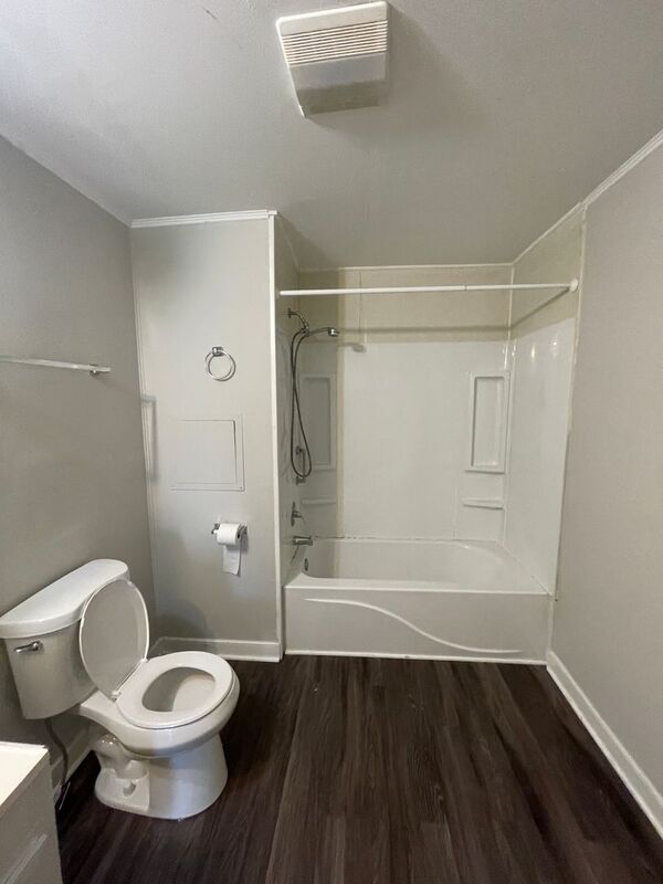 Building Photo - 2117 Fairfax Ave