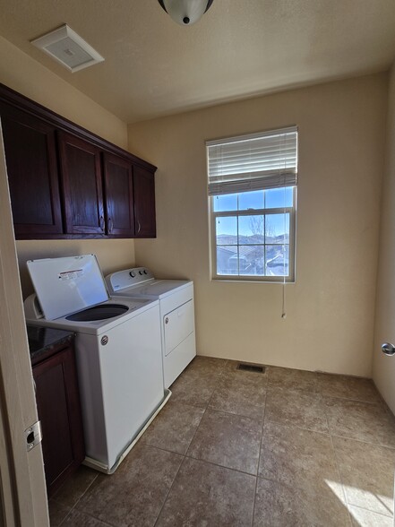 Building Photo - 3024 Calle Nueva Vista