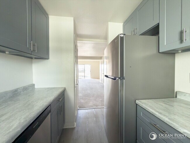 Building Photo - Charming 2 Bedroom Anacapa Condo just steps from the beach in Port Hueneme!