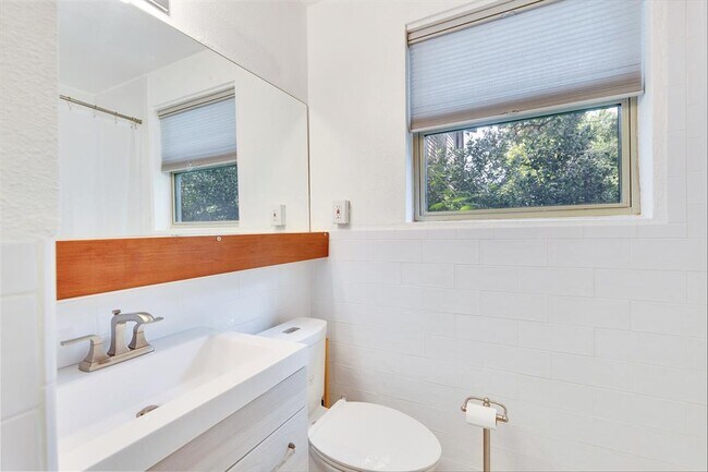 Building Photo - 1306 Norwood Rd