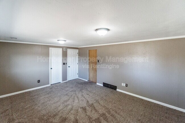 Building Photo - 119 S Barker Rd