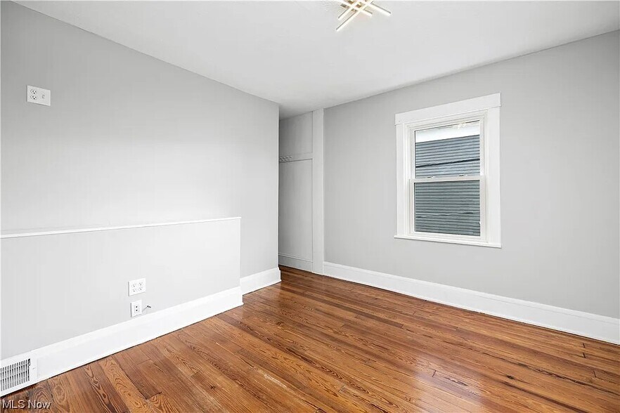 Building Photo - 1773 W 47th St