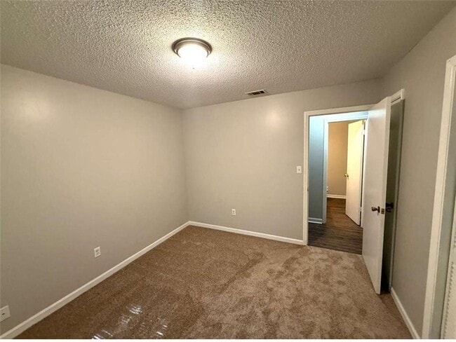 Building Photo - 165 Angus Ln