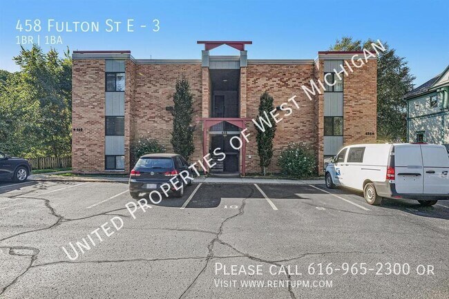 Building Photo - 458 Fulton St E