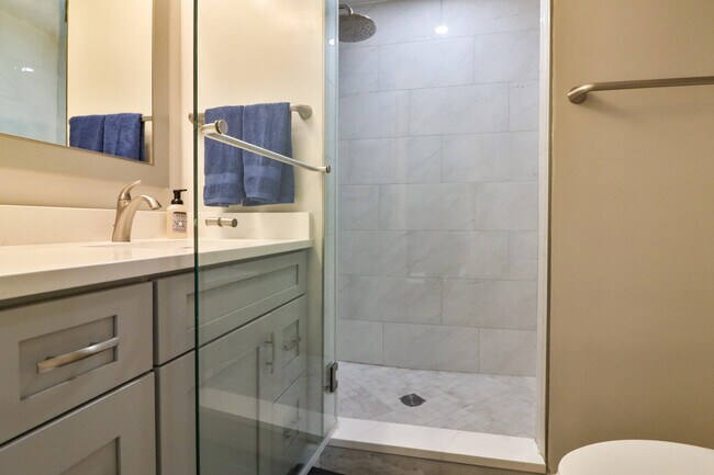 Building Photo - 9633 Cinnamon Creek Dr