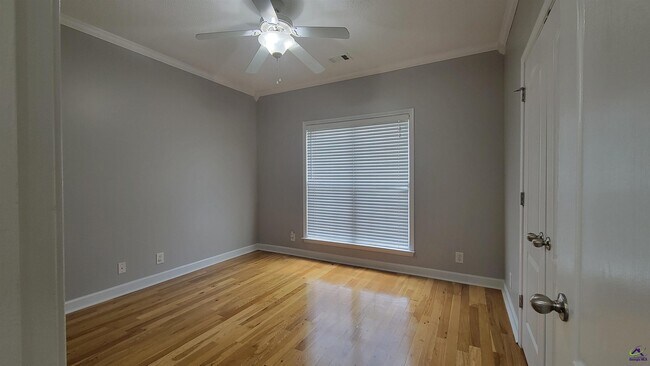 Building Photo - 203 Duke Ln