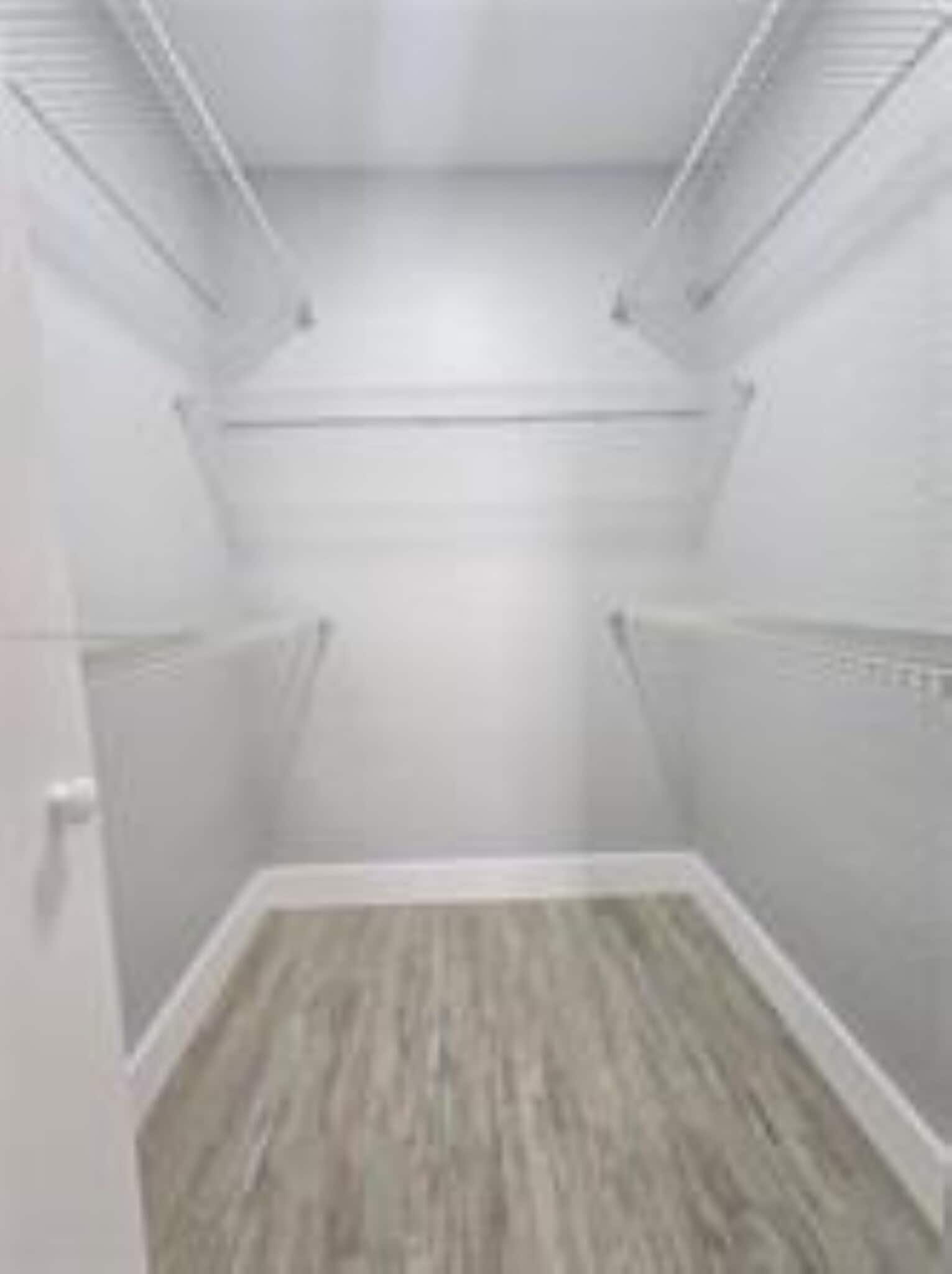 Building Photo - 2831 N Oakland Forest Dr