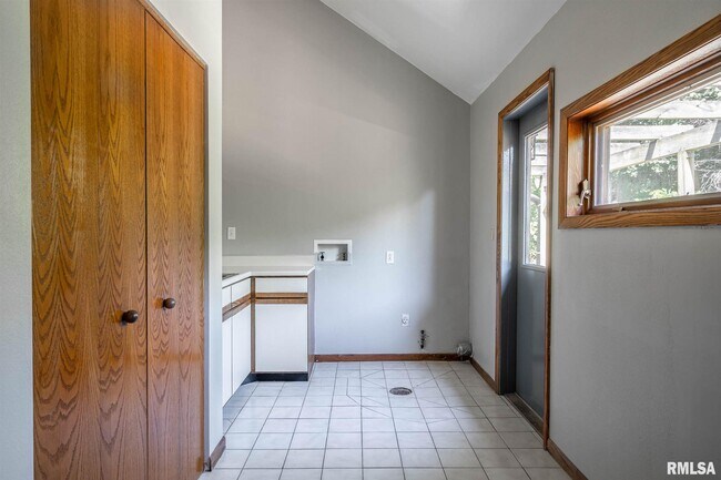 Building Photo - 29 Wildwood Dr