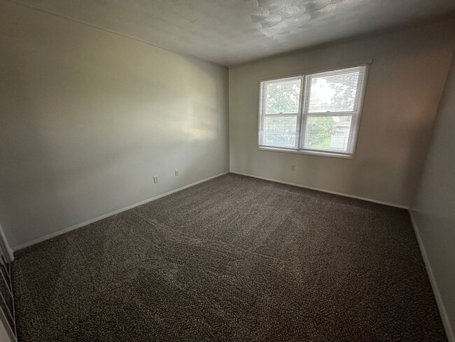Building Photo - 2219 Bel Air Dr