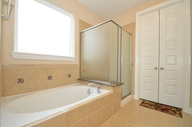 Building Photo - 27403 Canyon Reach Dr