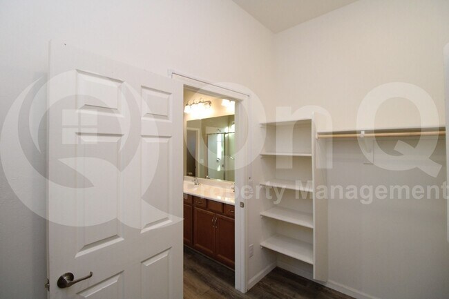 Building Photo - 13030 N Spinystar Dr