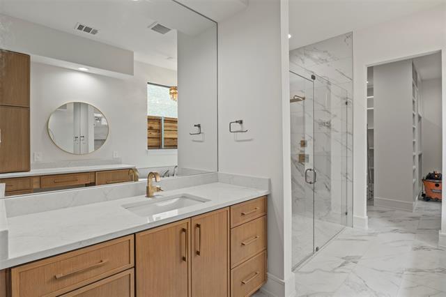 Building Photo - 5009 Wateka Dr