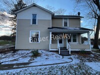 Building Photo - Beautiful Farm House