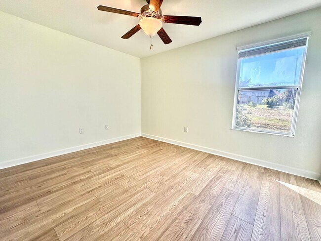 Building Photo - Upscale and modern 5bedroom/2.5bath home i...