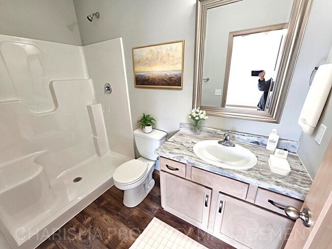 Building Photo - Tunis Drive Townhomes