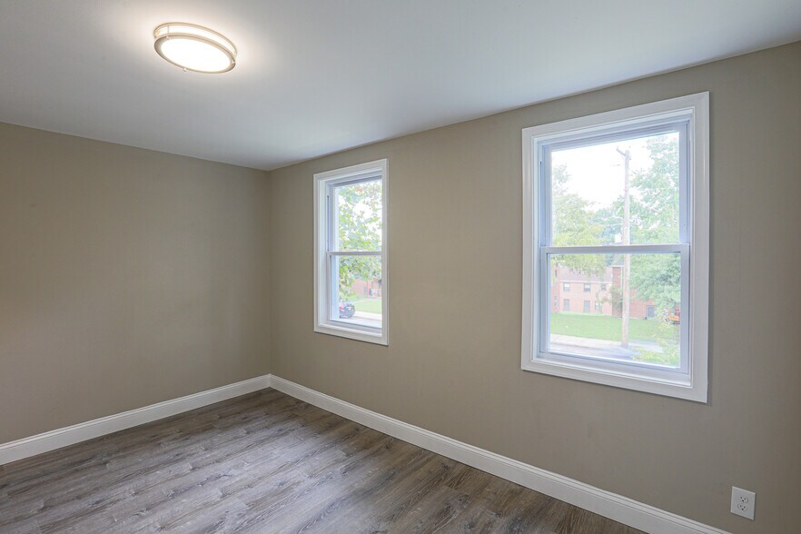 Bedroom 2 - 2841 Round Rd