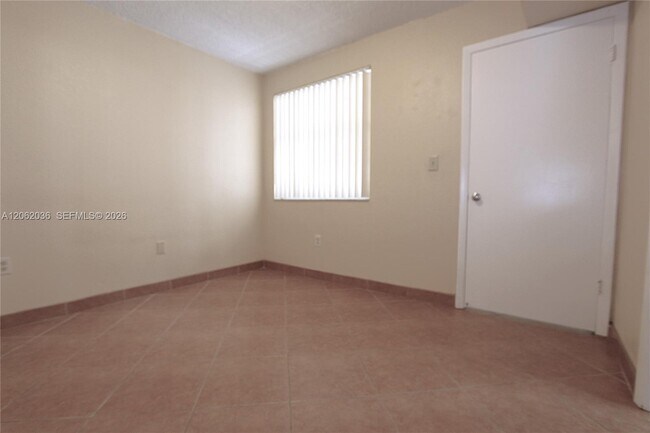 Building Photo - 2890 N Oakland Forest Dr