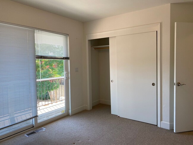 Building Photo - Oh my!!!  Downtown Sonora!