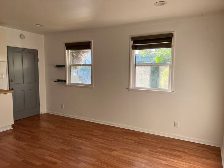 Building Photo - 14039 Gilmore St