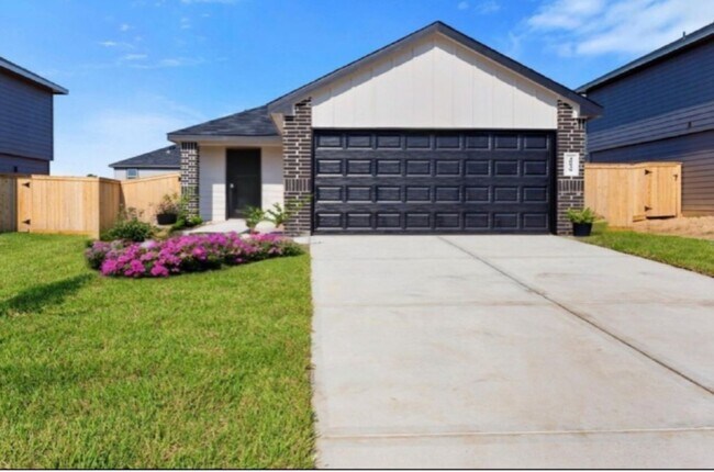 Primary Photo - 40839 Hawthorne Glades St