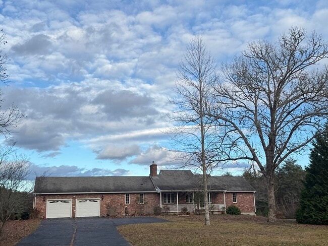 Building Photo - 186 County Rd