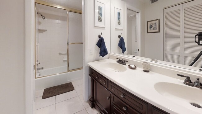 Building Photo - 7203 Curtiss Ave