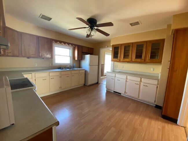 Building Photo - 413 Livingston Ave