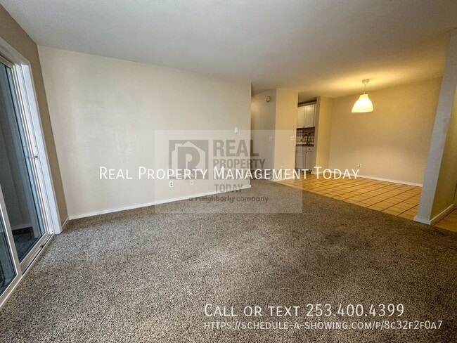 Building Photo - 2 Bedroom Condo in Tacoma!