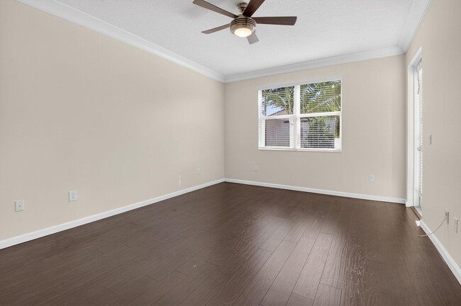 Building Photo - 4920 NW 15th Ave