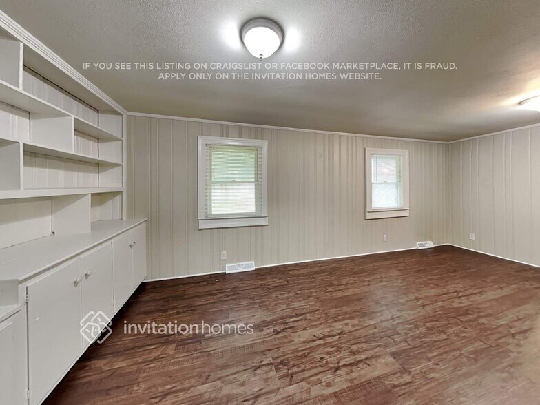Building Photo - 1302 Virginia Ave