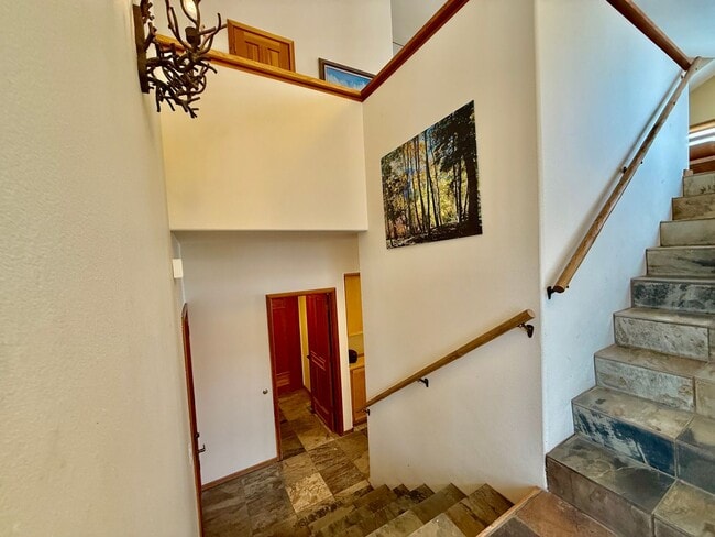 Building Photo - Snowcreek V – Stunning 4 Bed, 3 Bath Corner Unit