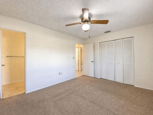 Building Photo - 3931 Spoonbill Ct