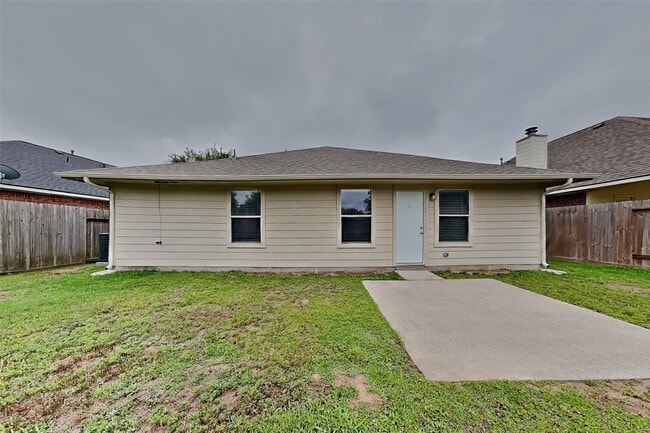 Building Photo - 32411 Cross Spring Park Ln