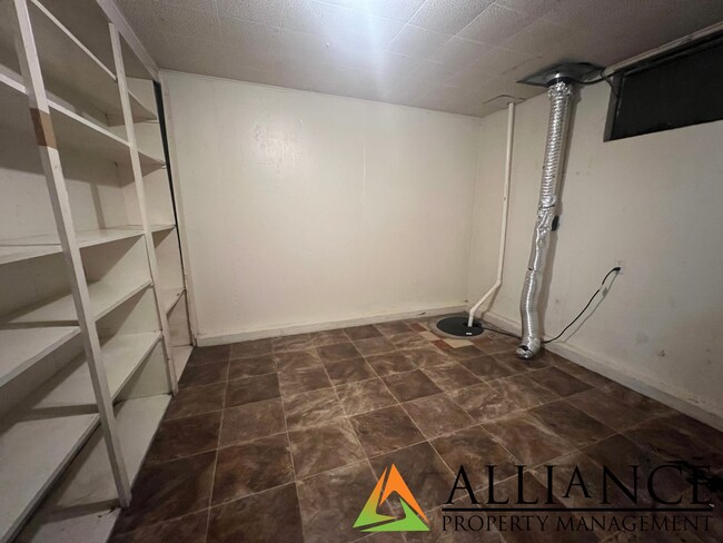 Building Photo - Cute 3 bedroom home!