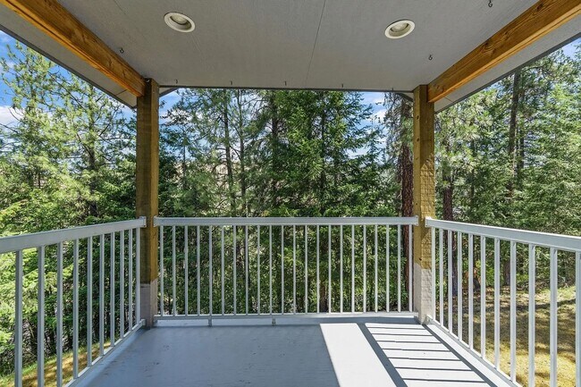 Building Photo - 1327 W Qualchan Dr
