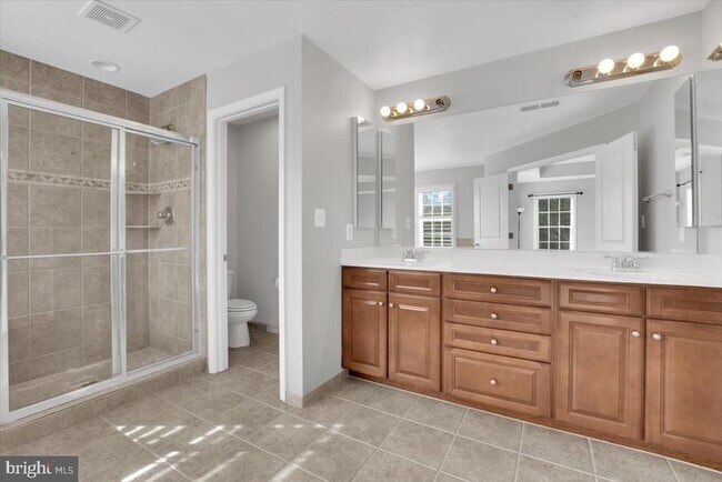 Building Photo - 41625 Broxbourne Terrace