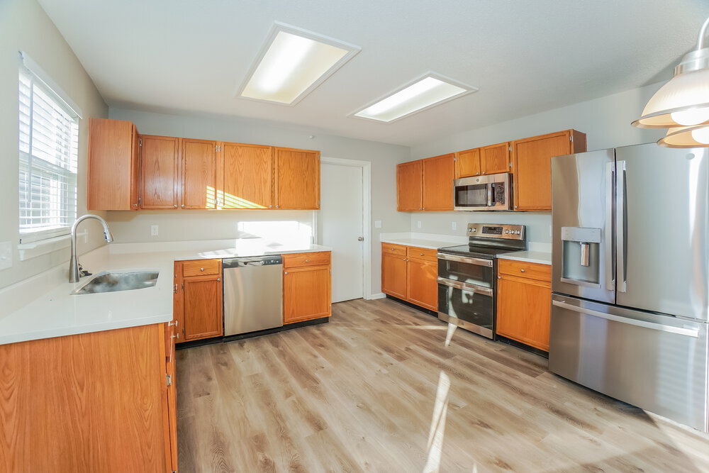 Building Photo - 333 Sunburst Ln