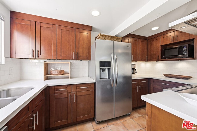 Building Photo - 19511 Sunken Trail